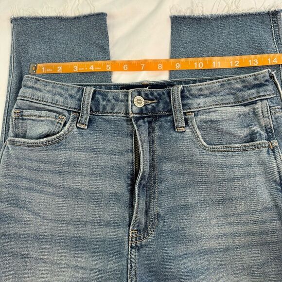 Hollister Ultra High-Rise Mom Jean Size 4 Medium Wash Raw Hem Vintage Stretch - Picture 6 of 11